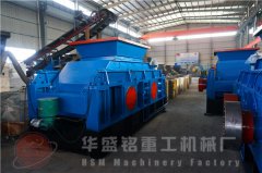 大型2PGY1510液壓對輥破碎機發(fā)往湖南省十堰市 