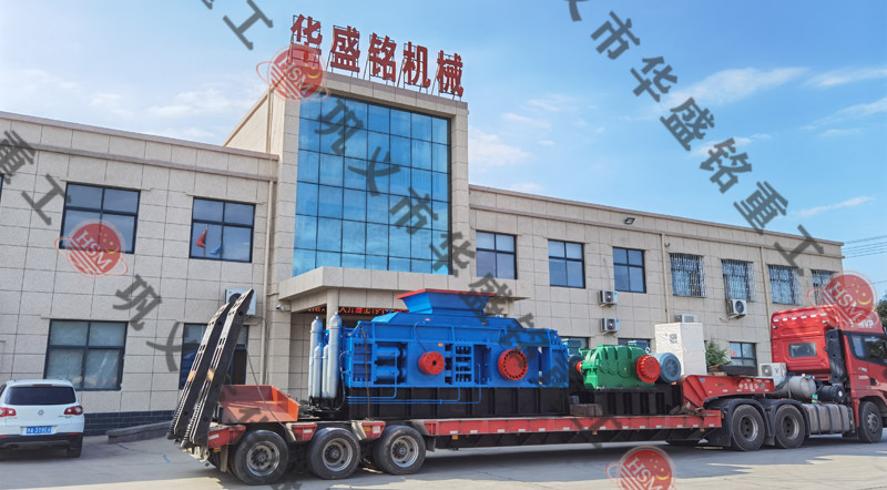 全液壓對(duì)輥破碎機(jī)發(fā)貨現(xiàn)場(chǎng)